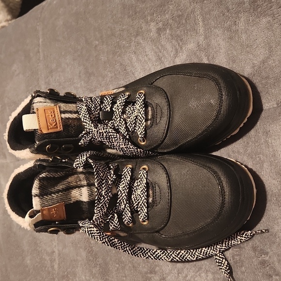 Keds Lace Up High Tops - Picture 1 of 8